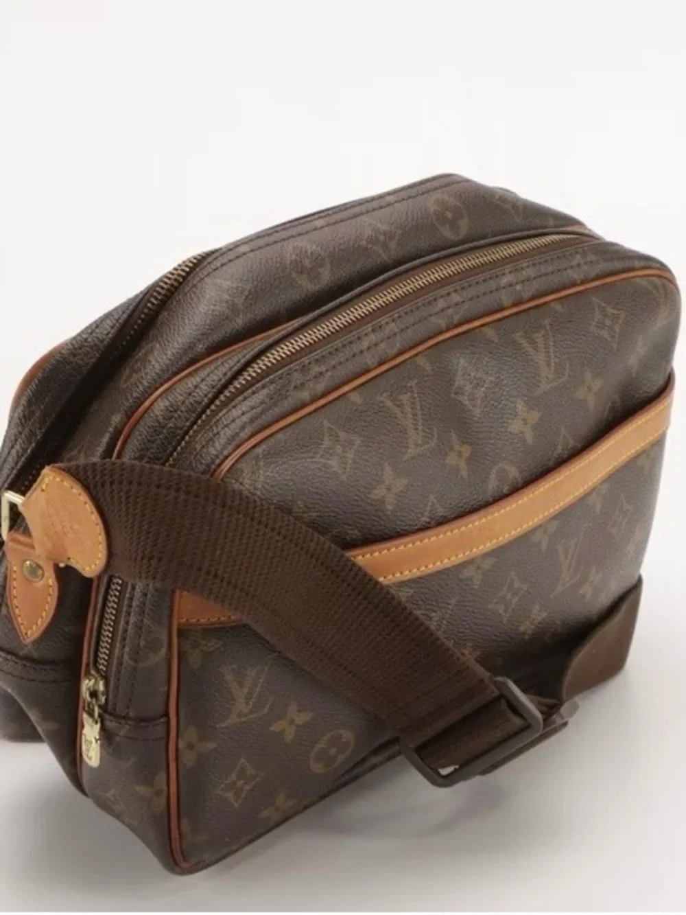 Louis Vuitton Reporter 28 in Monogram Canvas